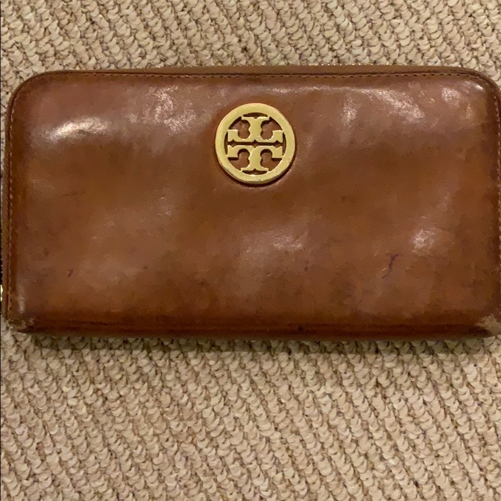 Tan leather Tory Burch wallet